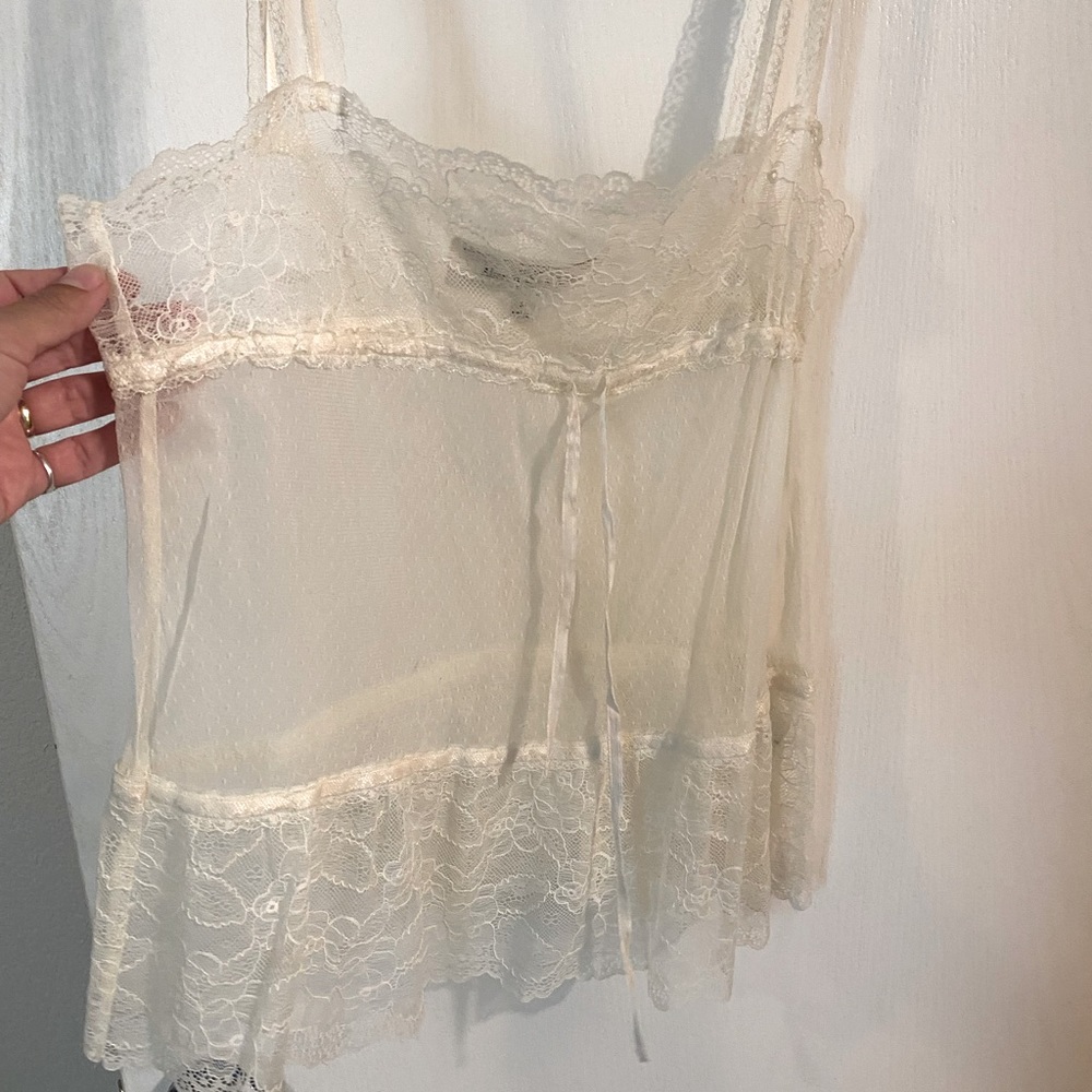 Cream Abercrombie and Fitch Lace Top Size Medium
